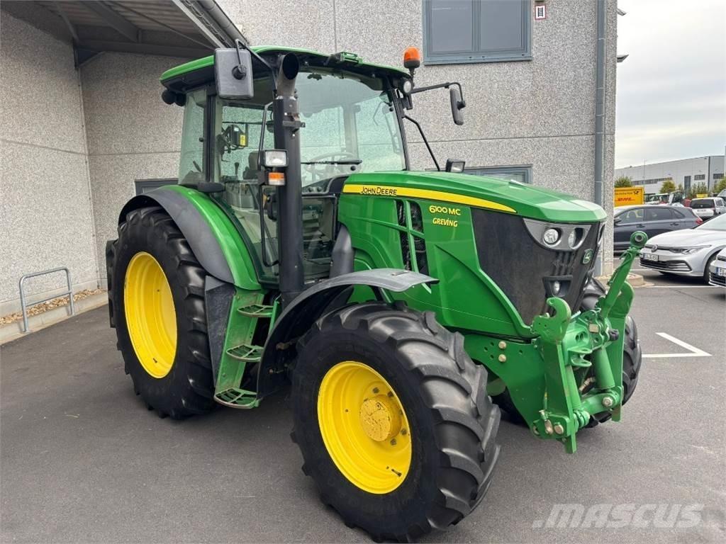 John Deere 6100MC Tractoren