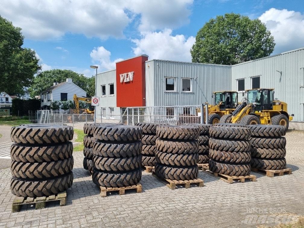 Kumho 10.00 x 20 Banden, wielen en velgen