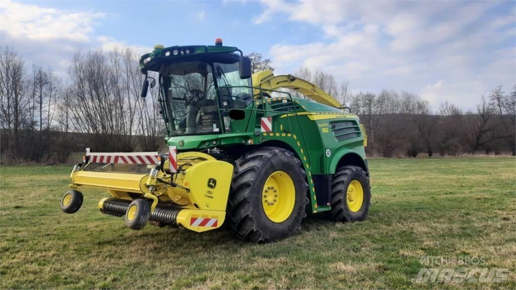 John Deere 8400i Zelfrijdende veldhakselaars