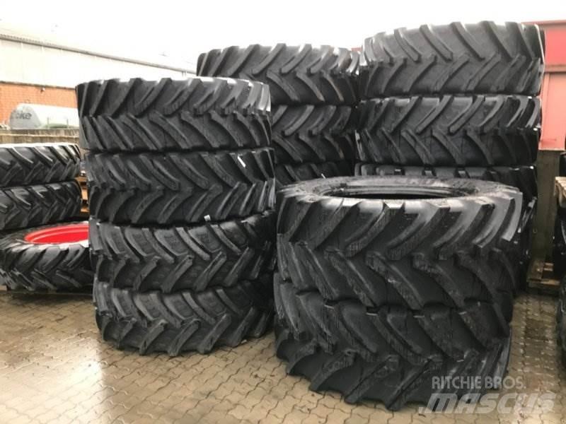 BKT 650/85R38 Banden, wielen en velgen