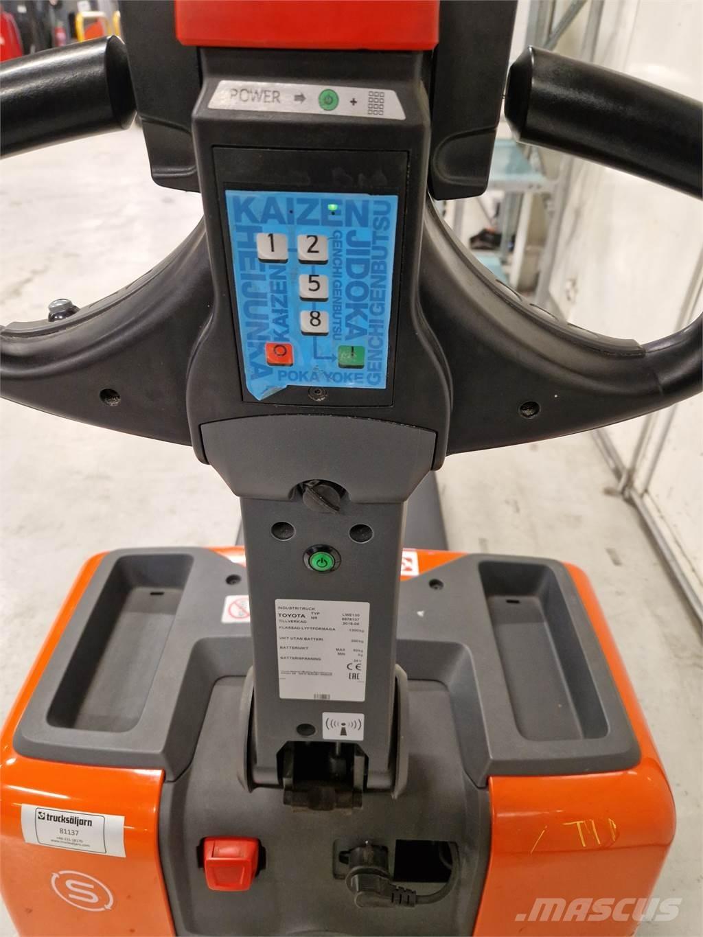 Toyota LWE130 Meeloop stapelaar
