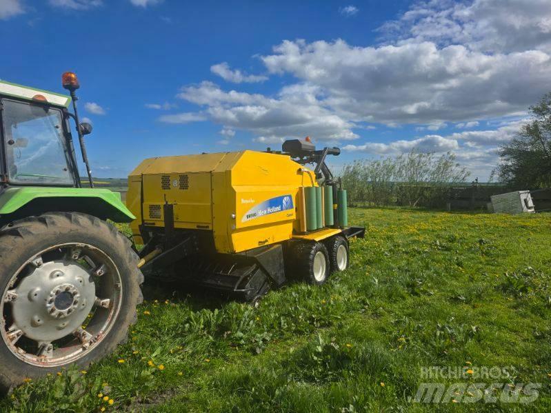 New Holland BR 560 Ronde-balenpersen