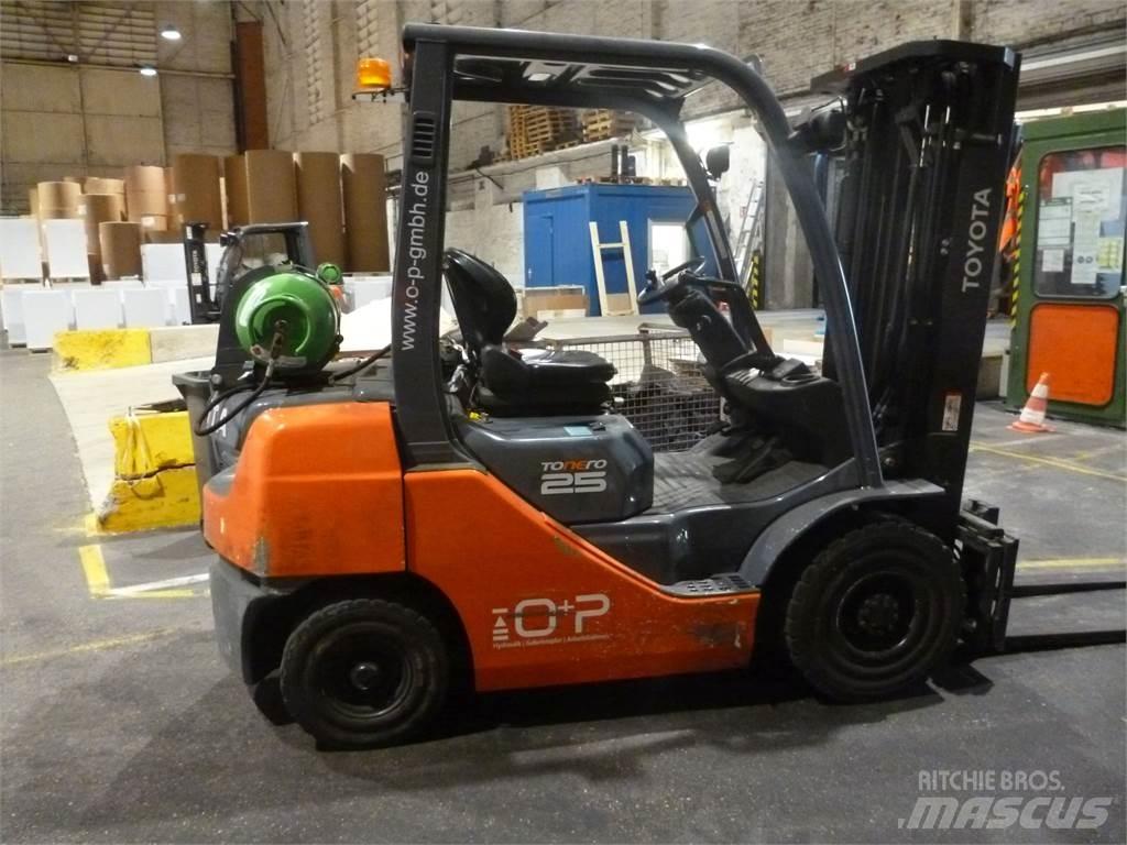 Toyota 02-8FGF25 LPG heftrucks