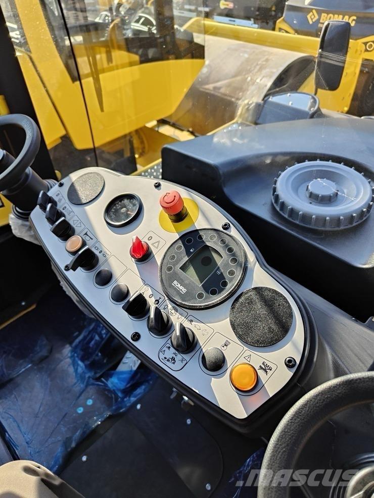 Bomag BW 24 R H Bandenwalsen