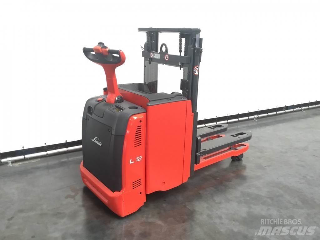 Linde L 12 L Meeloop stapelaar