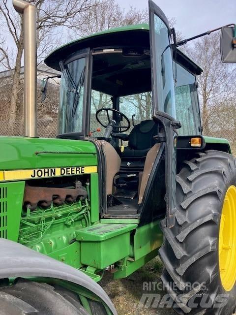 John Deere 3640 MFWD Tractoren
