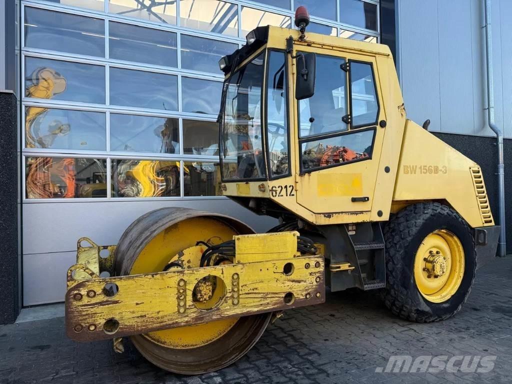 Bomag BW156D-3 Bandenwalsen