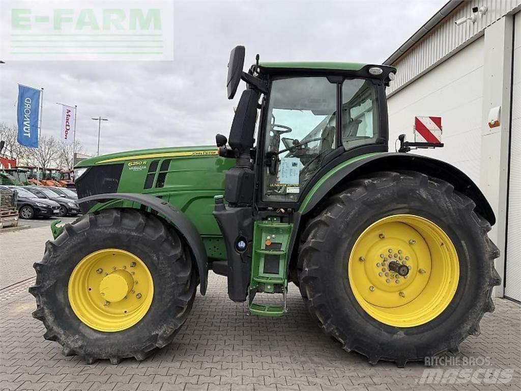 John Deere 6250 r Tractoren