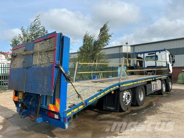 Renault C 430 Vrachtwagen met vlakke laadvloer en lier