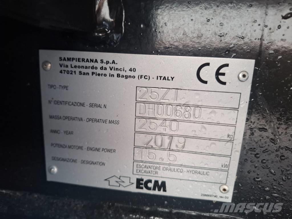 ECM 25 ZT Minigraafmachines < 7t