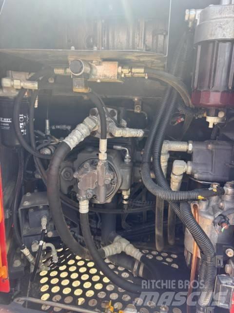 CASE CX 130 C Rupsgraafmachines