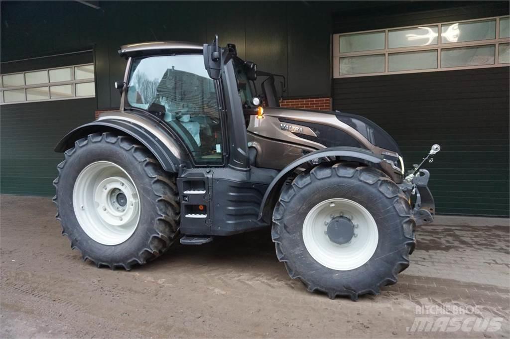 Valtra T175 Active Tractoren