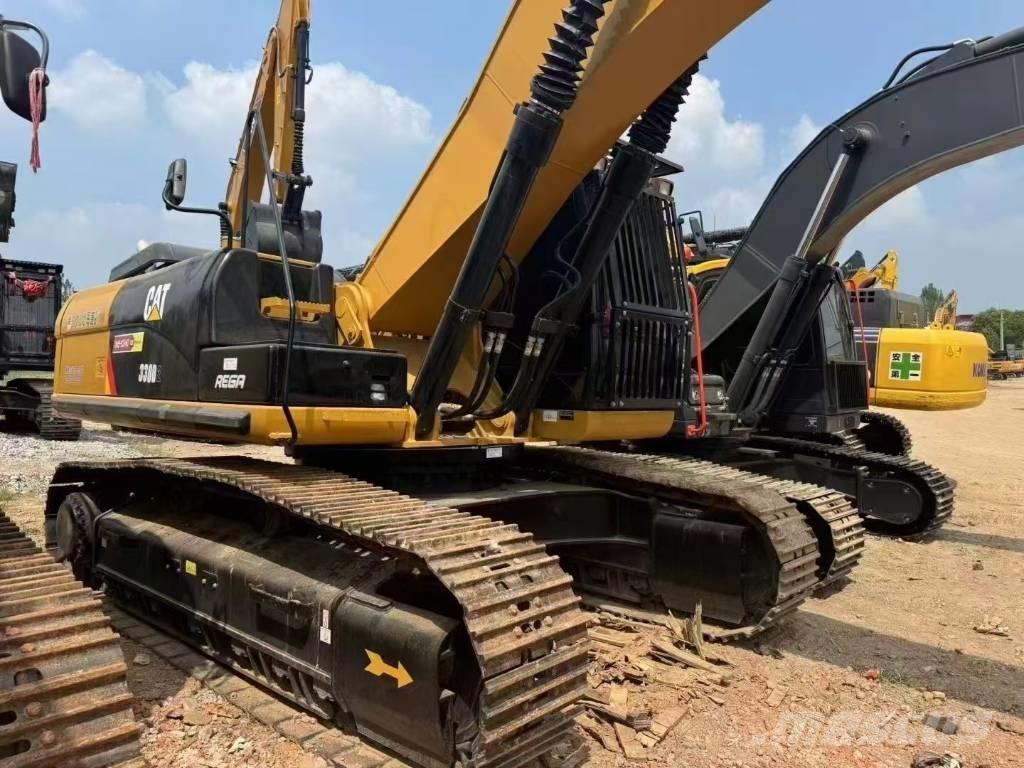 CAT 330 Rupsgraafmachines