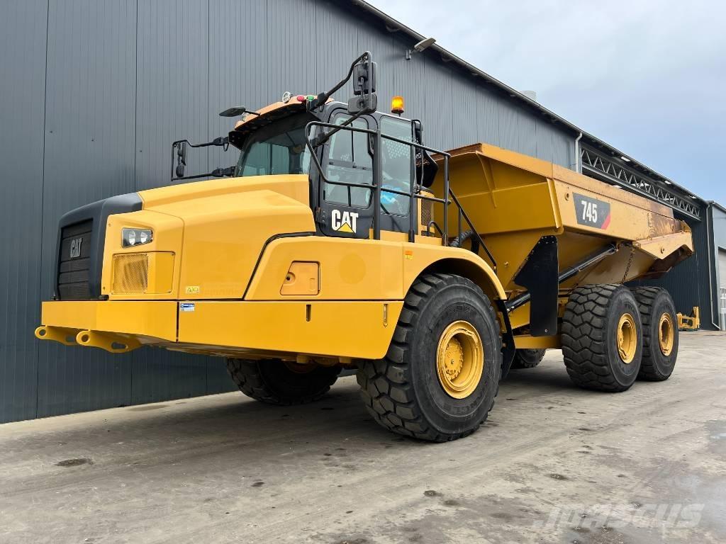 CAT 745 Knik dumptrucks