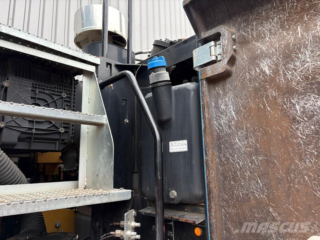 CAT M318F Wielgraafmachines