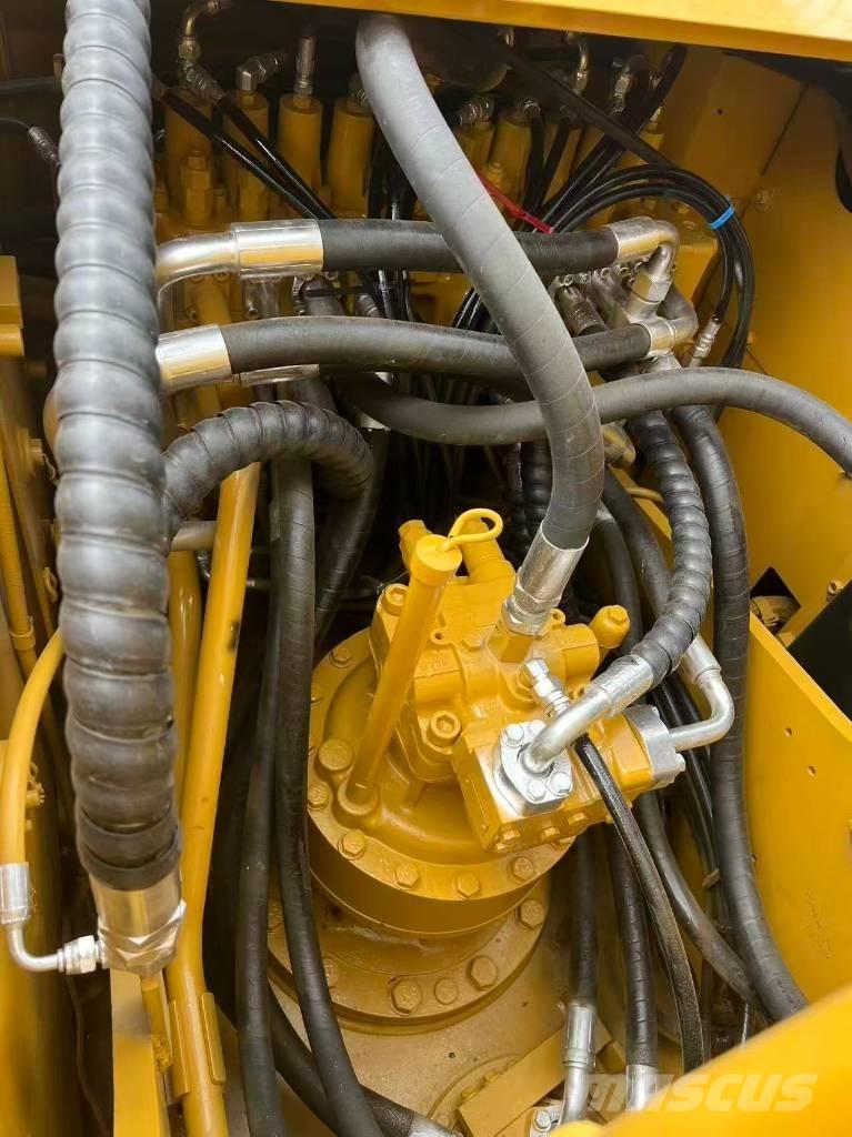 CAT 320 D2L Rupsgraafmachines