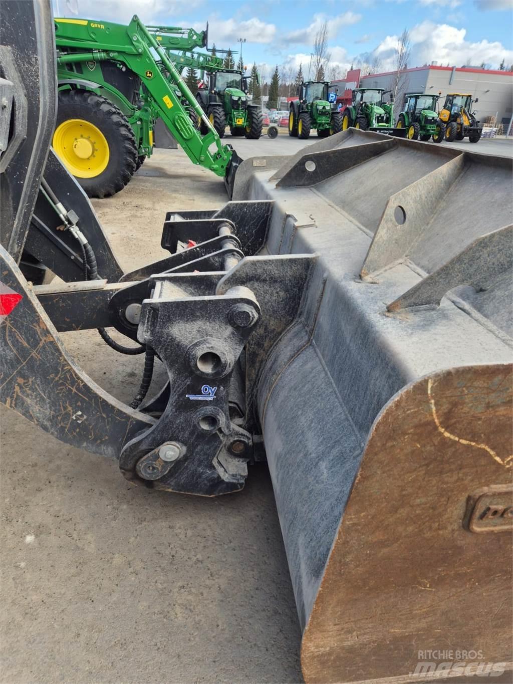 Develon DL320-7 Wielladers