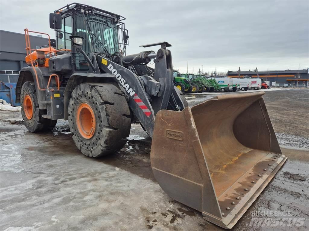 Develon DL320-7 Wielladers