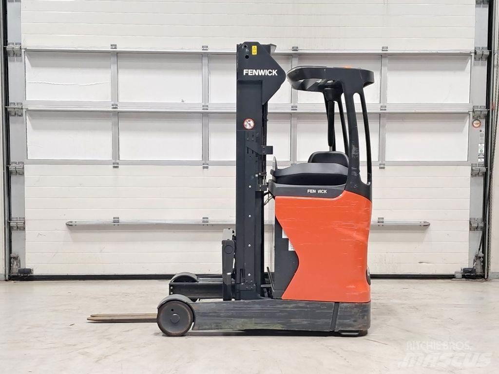 Linde R14-01 Reachtruck voor hoog niveau