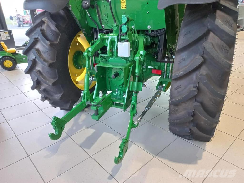 John Deere 5050E Tractoren