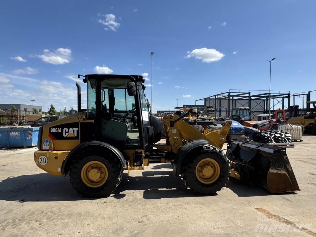 CAT 906M Wielladers