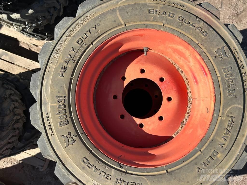 Bobcat 10x16.5 Tires Banden, wielen en velgen