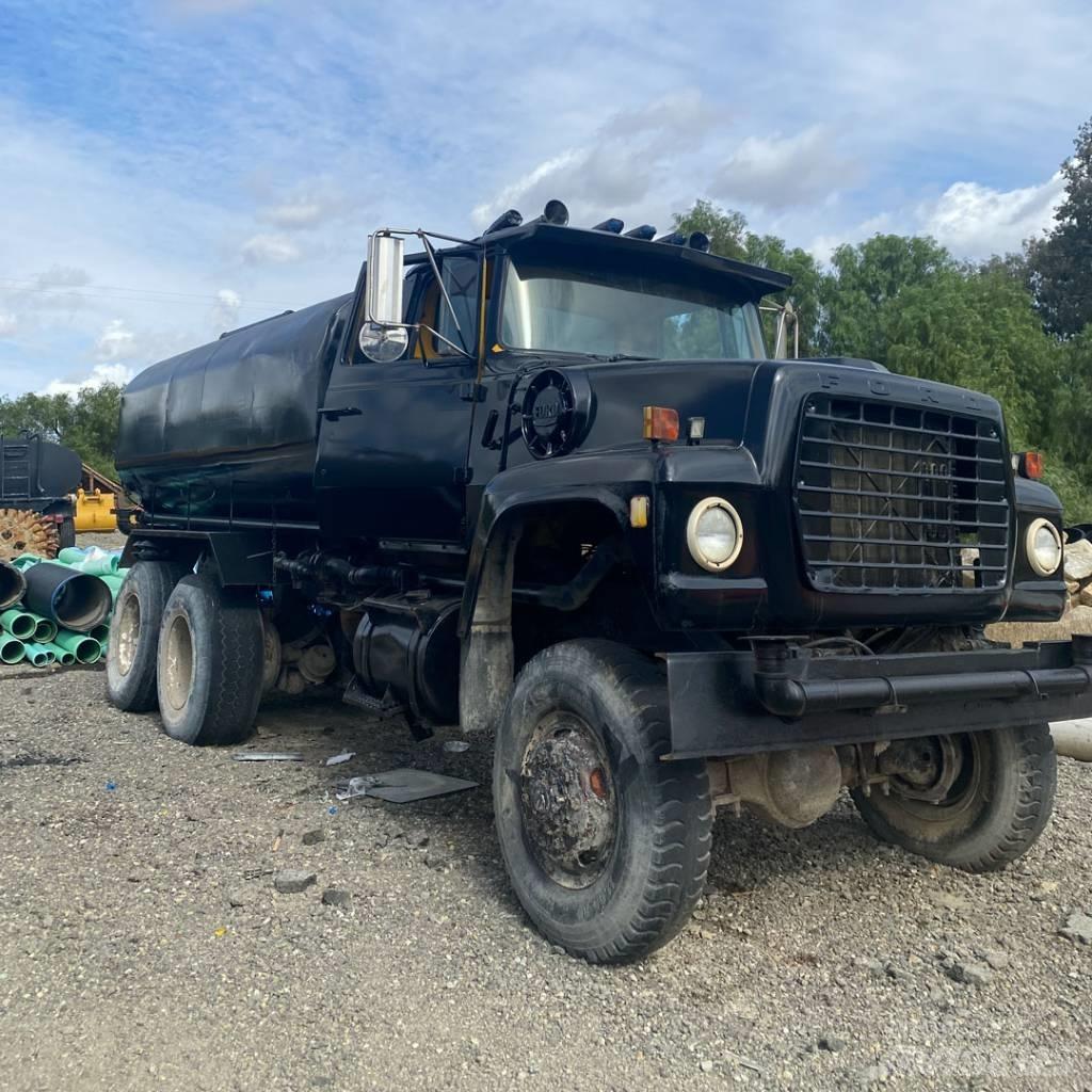 Ford 6 x 6 Water tankwagens