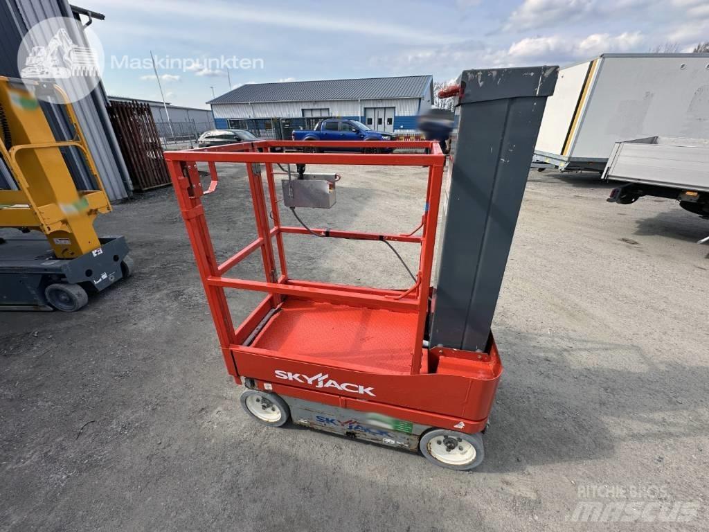 SkyJack SJ 12 Personenliften en invalideliften