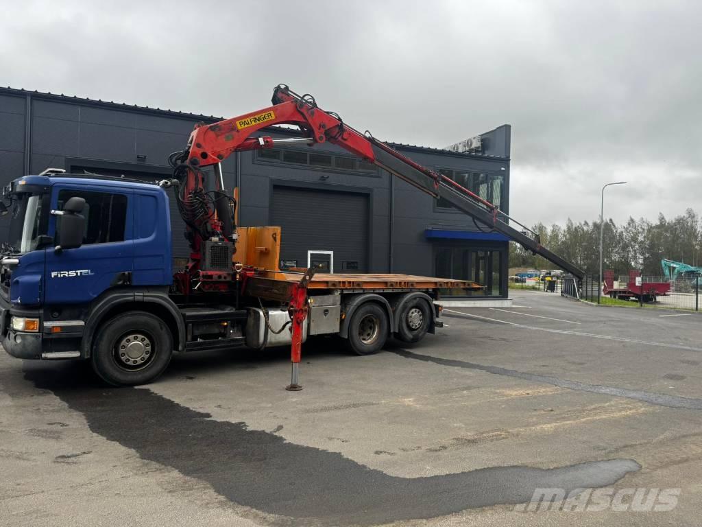 Scania P 380 Vlakke laadvloer met kraan