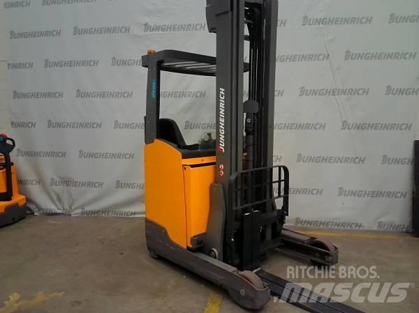 Jungheinrich ETV 214 Reachtruck voor hoog niveau
