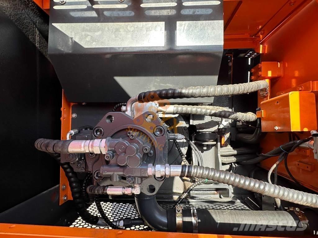 Doosan DX 225 LCA Rupsgraafmachines