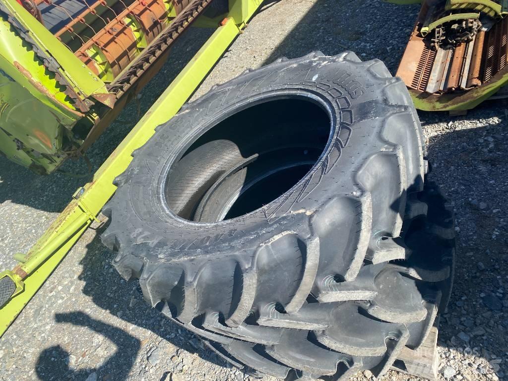 Mitas 440/65 R 28 Banden, wielen en velgen