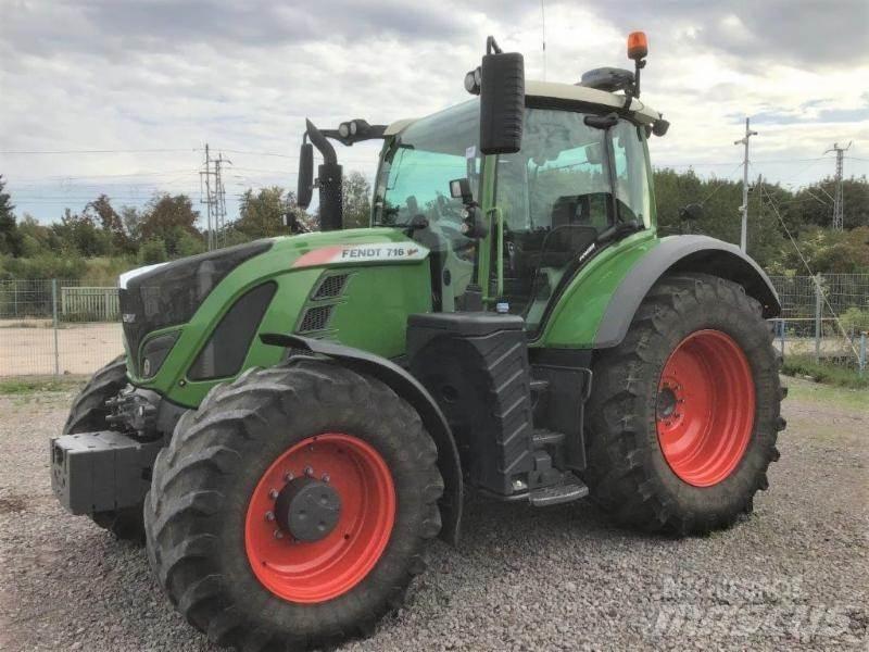 Fendt 716 Vario Tractoren