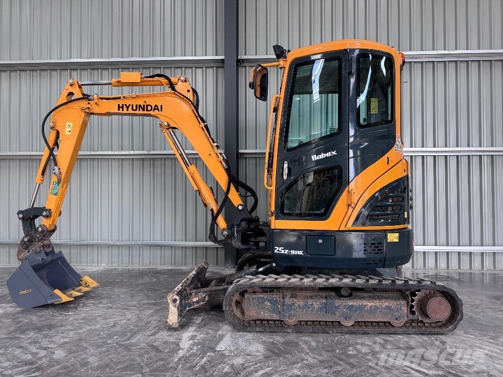 Hyundai R25Z-9 AK Minigraafmachines < 7t