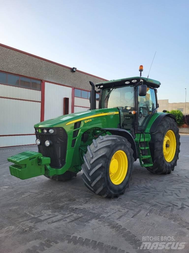 John Deere 8345 R Tractoren