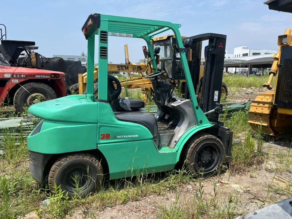 Mitsubishi FD 30 N Diesel heftrucks