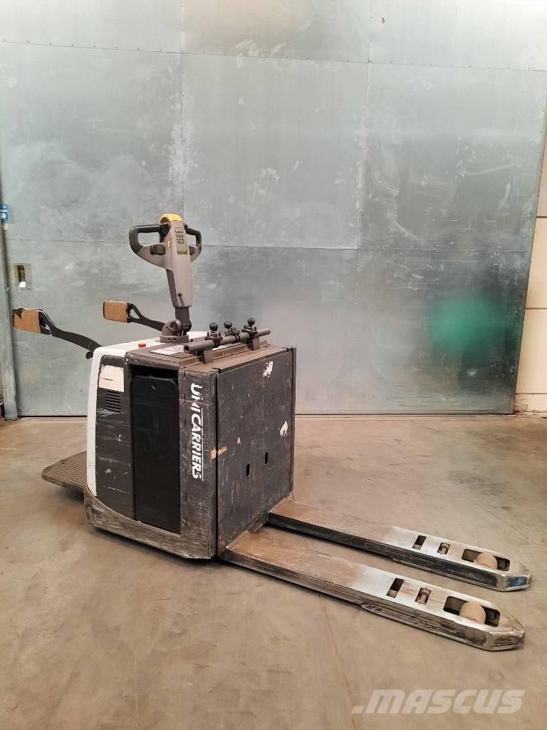 UniCarriers 200PMR Pallettruck met meerij platform