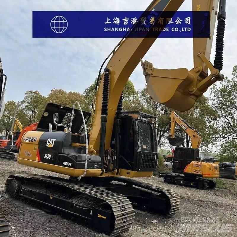 CAT 323 D Rupsgraafmachines