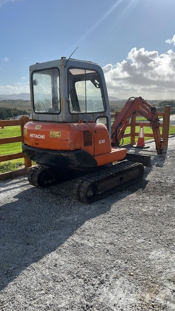 Hitachi Ex30-1 Minigraafmachines < 7t