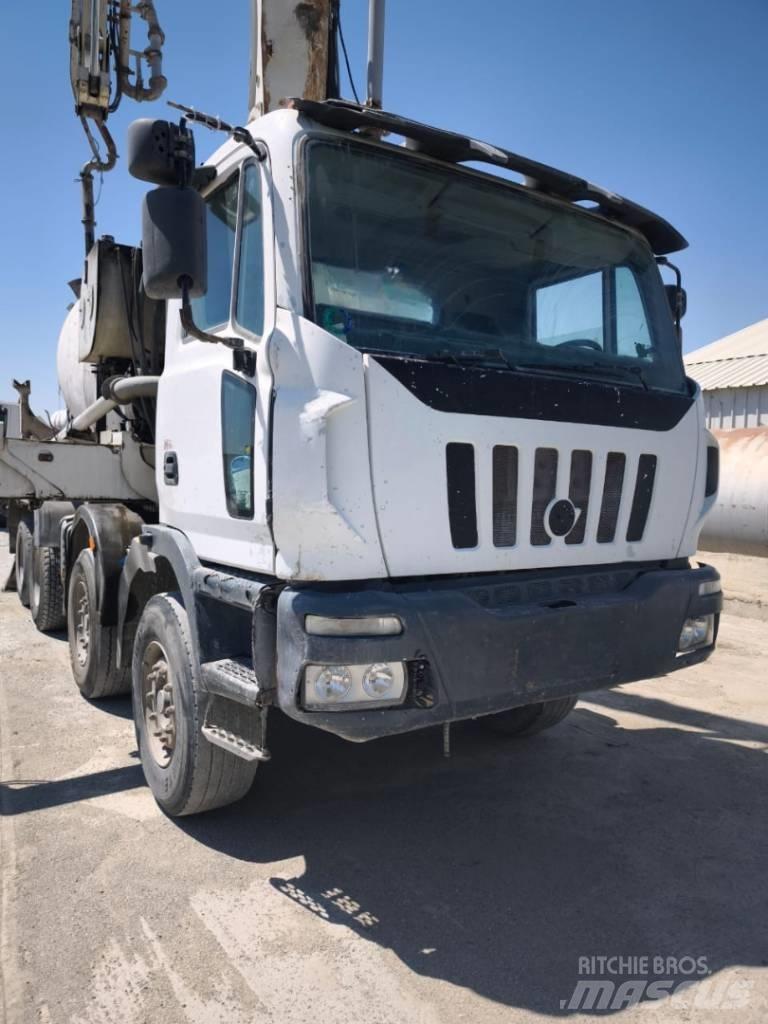 Astra Betonpompa Betonmixers en pompen