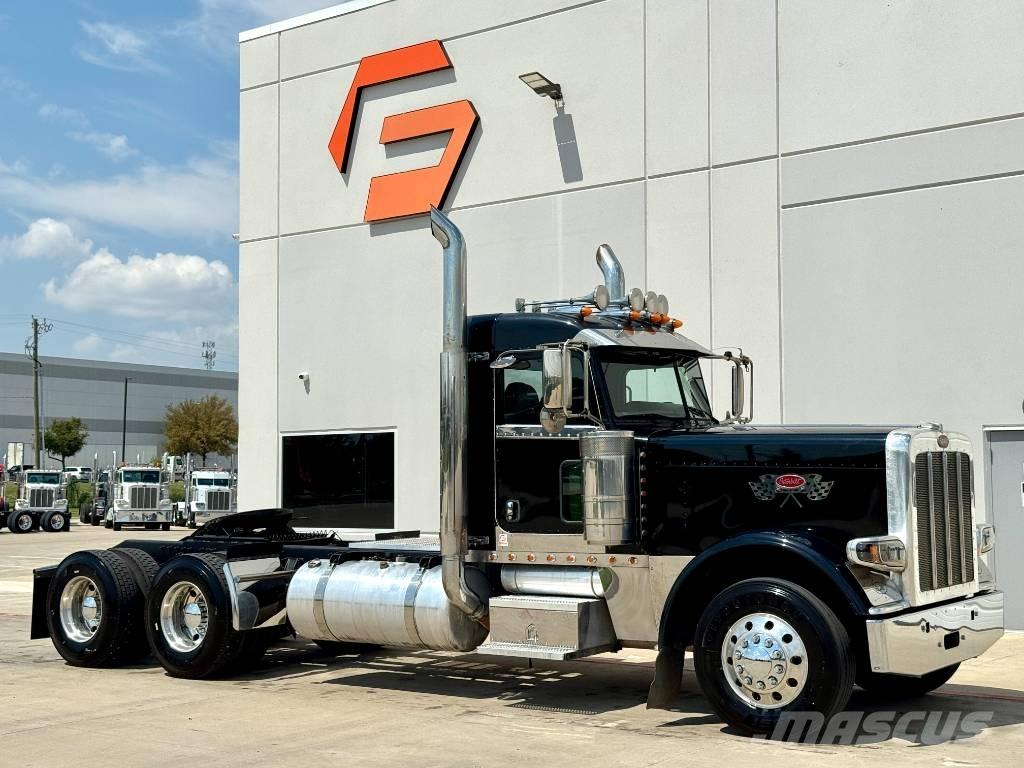 Peterbilt 389 Trekkers