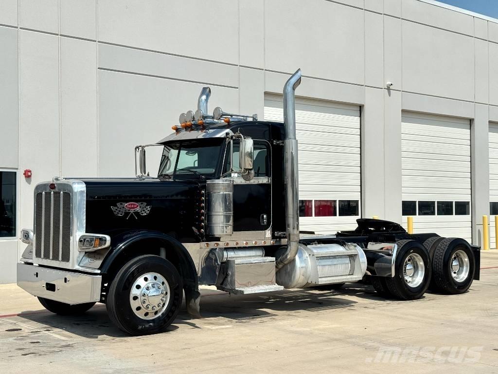 Peterbilt 389 Trekkers