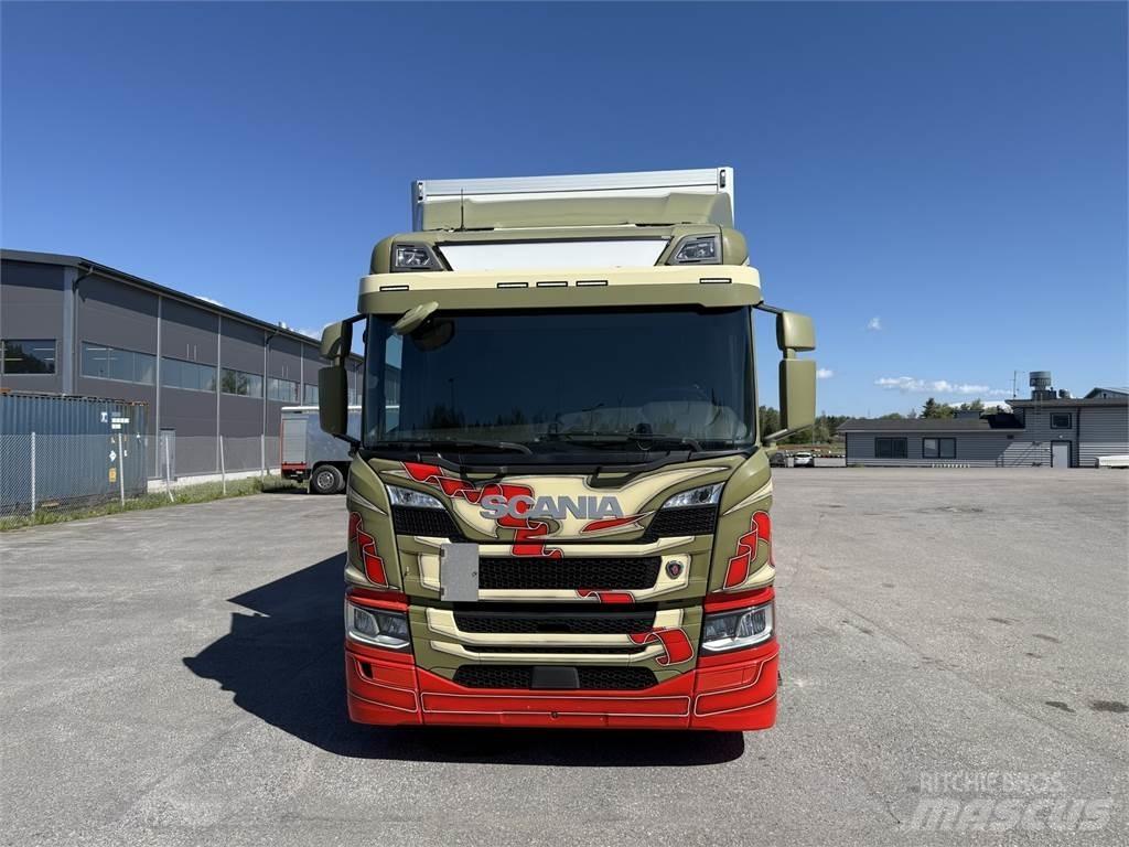 Scania P320 4X2 Bakwagens met gesloten opbouw