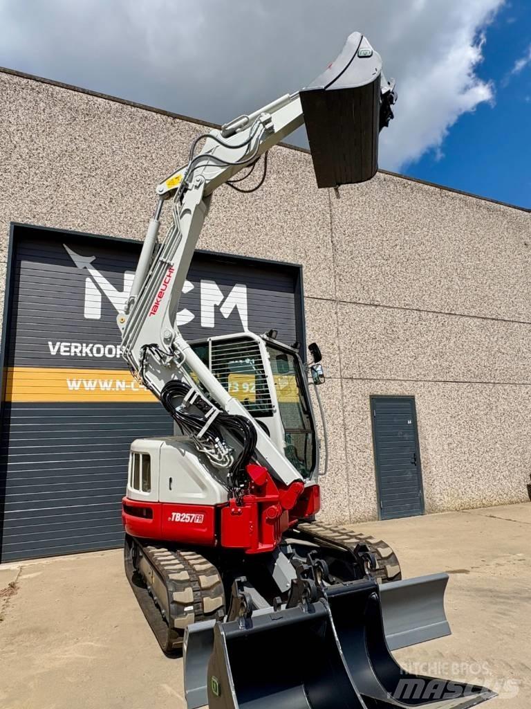 Takeuchi TB 257 FR Minigraafmachines < 7t