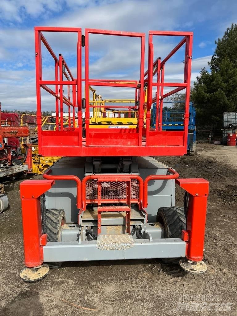 SkyJack SJ 6832 RT Schaarhoogwerkers