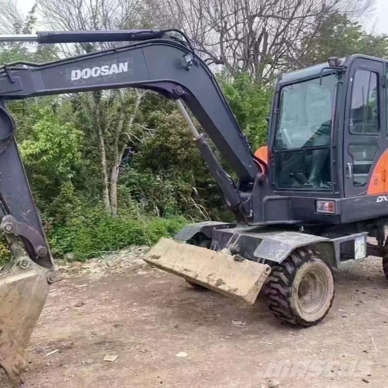 Doosan DX60W Wielgraafmachines