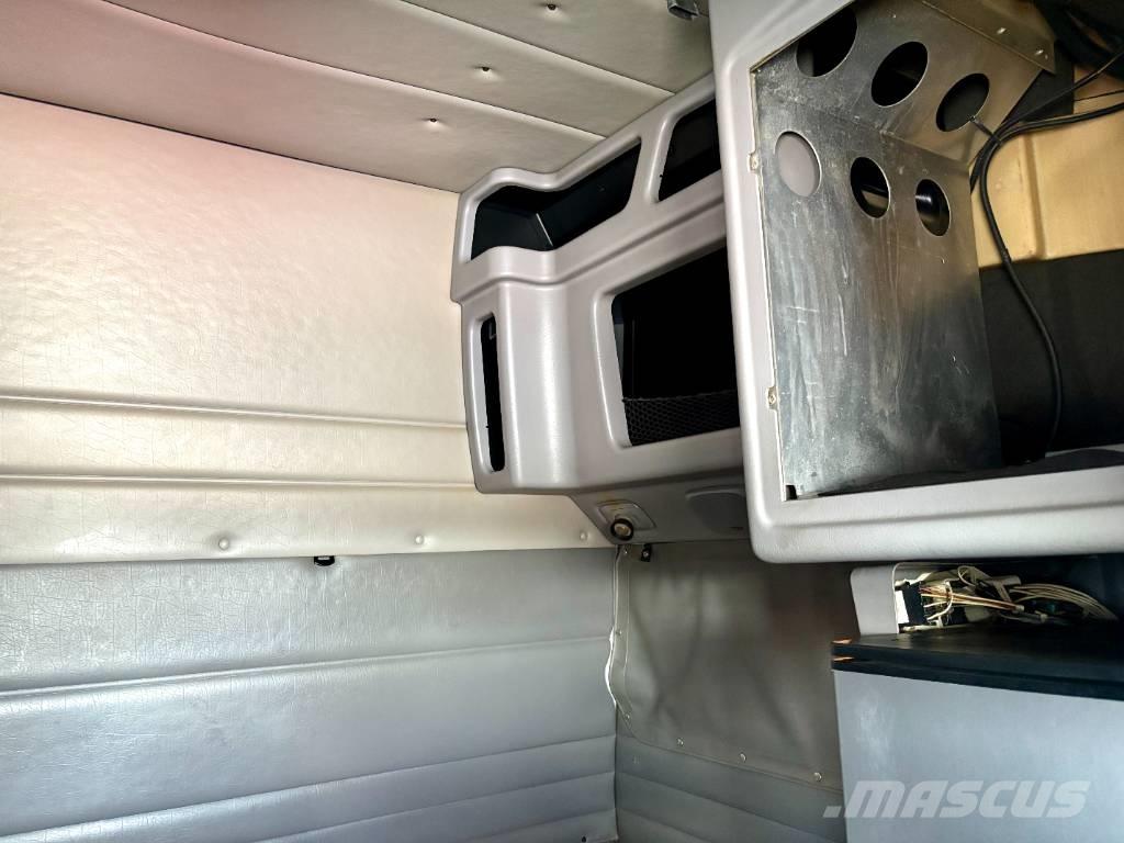 Peterbilt 367 Trekkers
