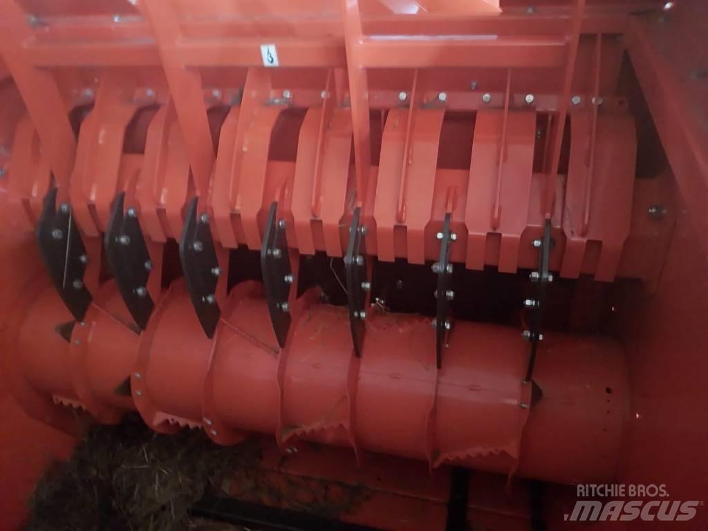 Kubota BC 1300 PRO Balenhakselaars, -snijders en -afwikkelaars