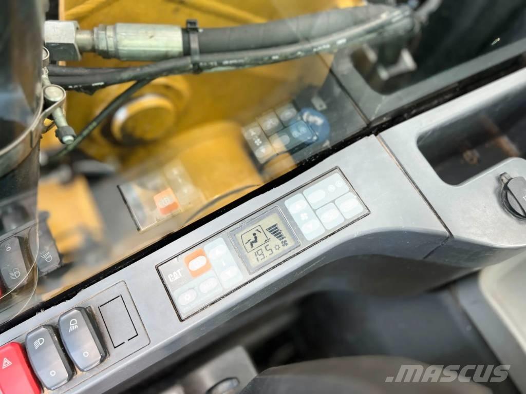 CAT M318F Wielgraafmachines