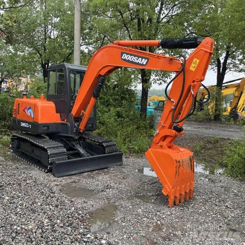 Doosan DH 60 Minigraafmachines < 7t